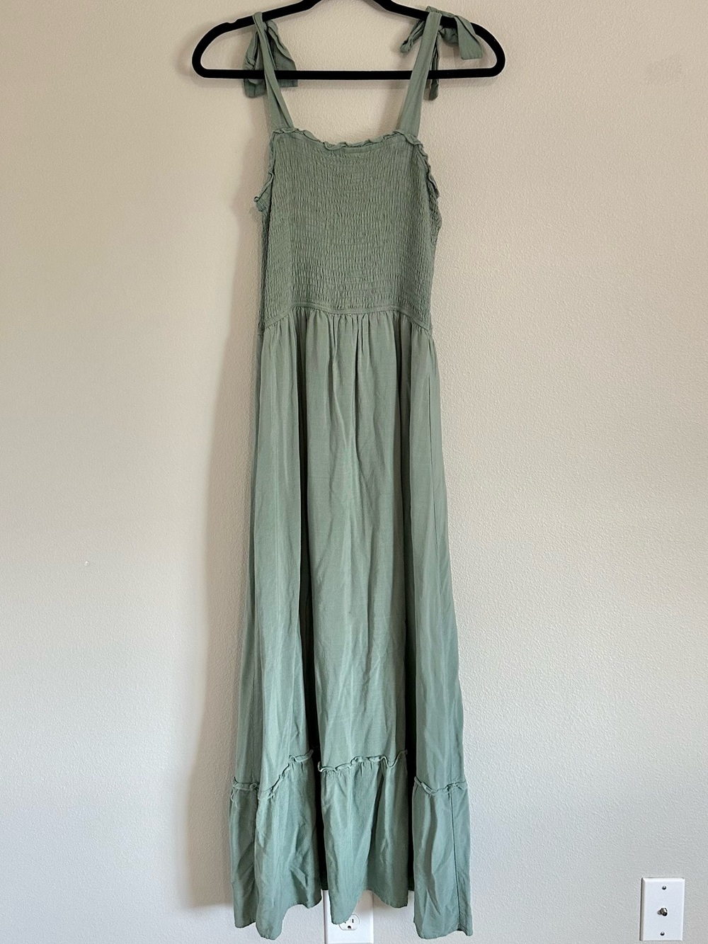Zesica Sage Green Smocked Tie Shoulder Maxi Dress Medium